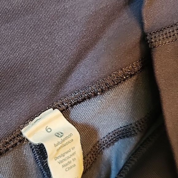 Lululemon size 6 blue Paisley print jogger leggings - Picture 6 of 14